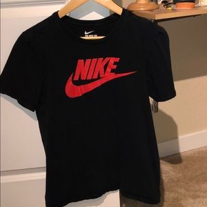 Nike tee black and red men’s small